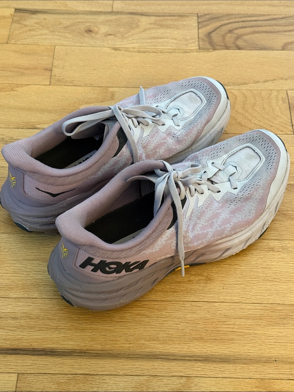 Hoka Speedgoat 5 Vibram Running Shoe Women’s Size 9.5B Workout Trail Hiking